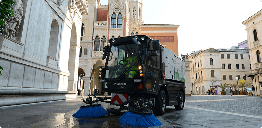 Flotta elettrica raccolta rifiuti